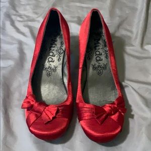 Red Bow Heels